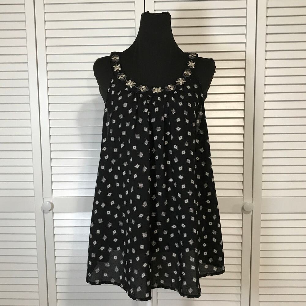 Maurices Boho Black White Embroidered Geometric Strappy Flowy Summer Top XL